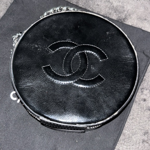 Chanel round as earth bag - Picture 3 of 8